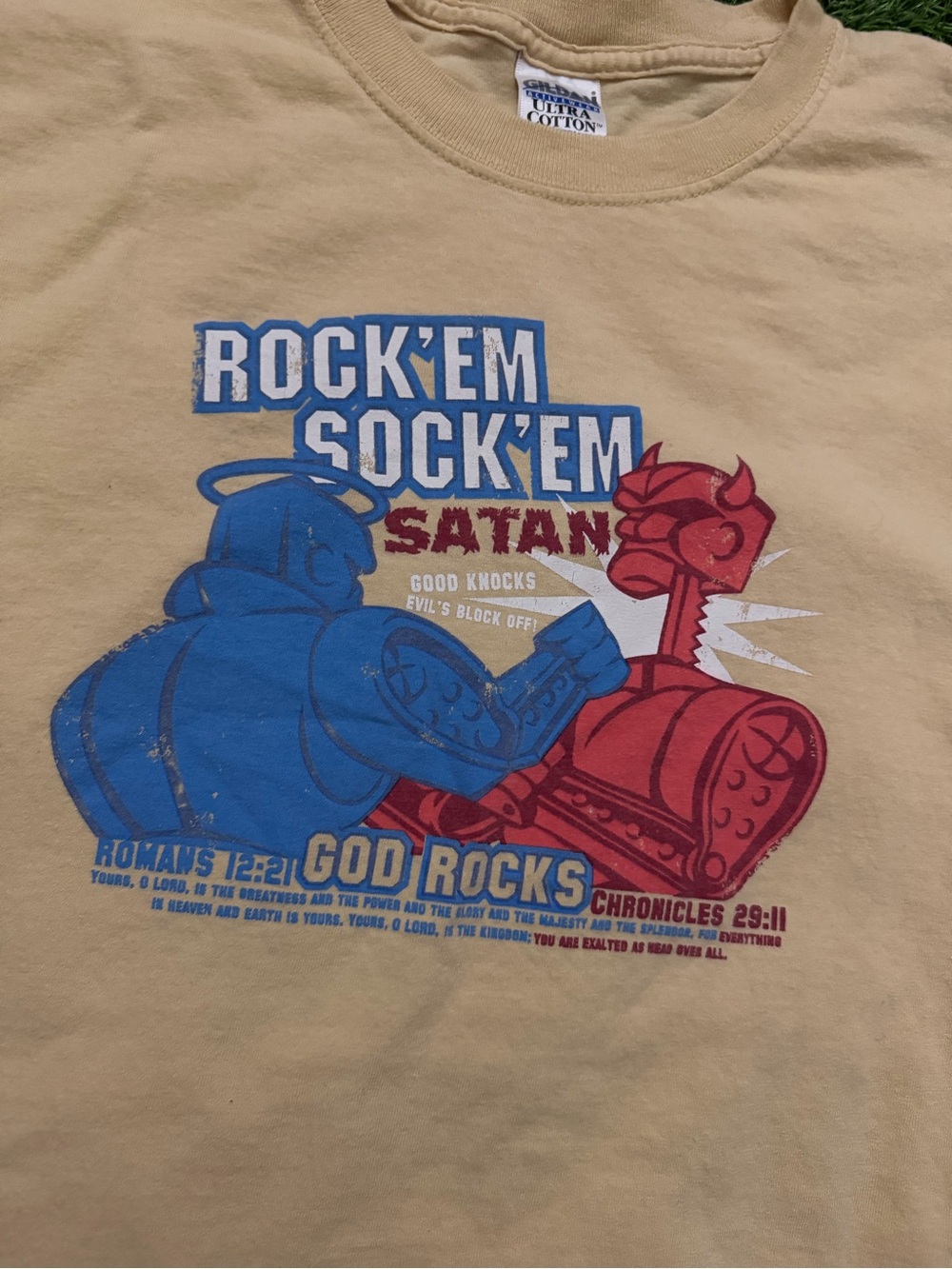 Rock 'Em Sock 'Em Robots Graphic Jesus Tee Size  Large
